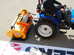 fräse für das zerhacken und mischen des einstreu von geflügelfarmen und kühställe pavo 160