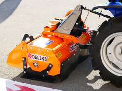 fräse für das zerhacken und mischen des einstreu von geflügelfarmen und kühställe pavo 160