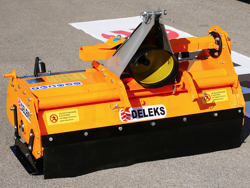 fräse für das zerhacken und mischen des einstreu von geflügelfarmen und kühställe pavo 160