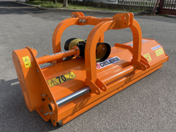 mittelschwerer mulcher mit hydraulische seitenverstellung für alle mittleren traktoren mit reifen oder gleisketten mod grizzly 180