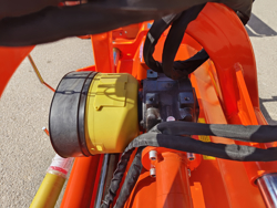 mittelschwerer mulcher mit hydraulische seitenverstellung für alle mittleren traktoren mit reifen oder gleisketten mod cervo 180