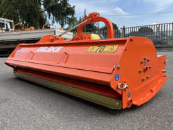 mittelschwerer mulcher mit seitenverstellung für alle mittleren traktoren mit reifen oder gleisketten mod tigre 160