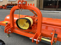 mittelschwerer mulcher mit seitenverstellung für alle mittleren traktoren mit reifen oder gleisketten mod tigre 160