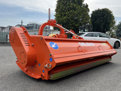 mittelschwerer mulcher mit seitenverstellung für alle mittleren traktoren mit reifen oder gleisketten mod tigre 200