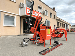 hydraulischer böschungsmulcher mit auslegearm für traktor mod merlo