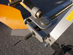 1 schaar ploeg met wiel voor smalspoor tractoren mod dp 35