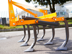 cultivator met 7 vleugelscharen ganzenvoeten mod. de 140 7 v