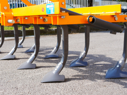 cultivator met 9 vleugelscharen ganzenvoeten 215 cm breed mod. de 215 9 v