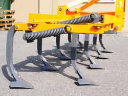 cultivator met 9 vleugelscharen ganzenvoeten 215 cm breed mod. de 215 9 v