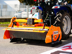 grondfrees voor het hakken en mengen van het strooisel van pluimveebedrijven en koeienstallen pavo 120