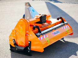 grondfrees voor het hakken en mengen van het strooisel van pluimveebedrijven en koeienstallen pavo 140