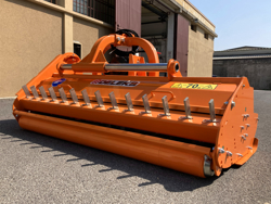 hydraulisch verschuifbare klepelmaaier met hamerklepels zware uitvoering model toro 200