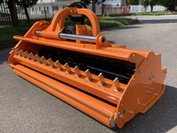 hydraulisch verschuifbare klepelmaaier met hamerklepels zware uitvoering model toro 220