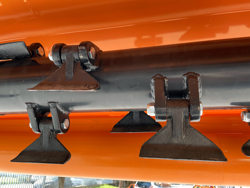 middelzware klepelmaaier met front en achteraanbouw en hydraulische zijdelingse verschuiving voor alle middelzware tractoren met banden of rupskettingen