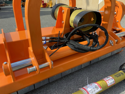 middelzware klepelmaaier met hydraulische zijdelingse verschuiving voor middelzware tractoren met banden of rupsketting mod grizzly 160