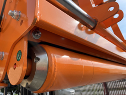 middelzware klepelmaaier met hydraulische zijdelingse verschuiving voor middelzware tractoren met banden of rupsketting mod grizzly 160