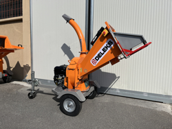 benzine hakselaar versnipperaar met briggs & stratton motor mod. dk 900 bs