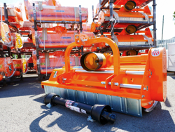 klepelmaaier met zijwaartse verschuiving middelzware uitvoering 140 cm mod. leopard 140 sp