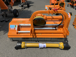 klepelmaaier hydraulisch zijdelings verschuifbaar middelzware uitvoering 140 cm mod. leopard 140 sph