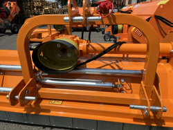 klepelmaaier hyadraulisch zijdelings verschuifbaar voor middelzware tractoren leopard 180 sph