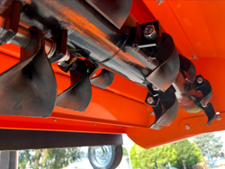 klepelmaaier met opvangbak voor sportvelden of wijngaarden