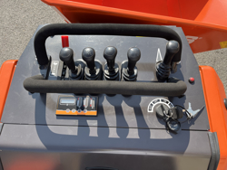 mini rupsdumper mini dumper op rupsbanden met kubota m8000rk