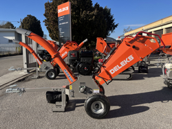 benzine hakselaar versnipperaar met motor mod. dk 800 briggs & stratton