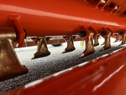 middelzware klepelmaaier zijdelings verschuifbaar voor alle middelzware tractoren met banden of rupsbanden mod. tigre 180