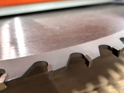 hydraulische snoeizaag met 3 zaagbladen cutter3