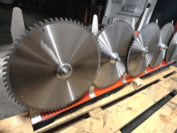 hydraulische snoeizaag met 5 zaagbladen cutter5