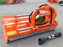 middelzware klepelmaaier met front en achteraanbouw en hydraulische zijdelingse verschuiving voor middelzware tractoren mod cervo 200