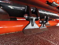 middelzware klepelmaaier met front en achteraanbouw en hydraulische zijdelingse verschuiving voor alle middelzware tractoren met banden of rupskettingen